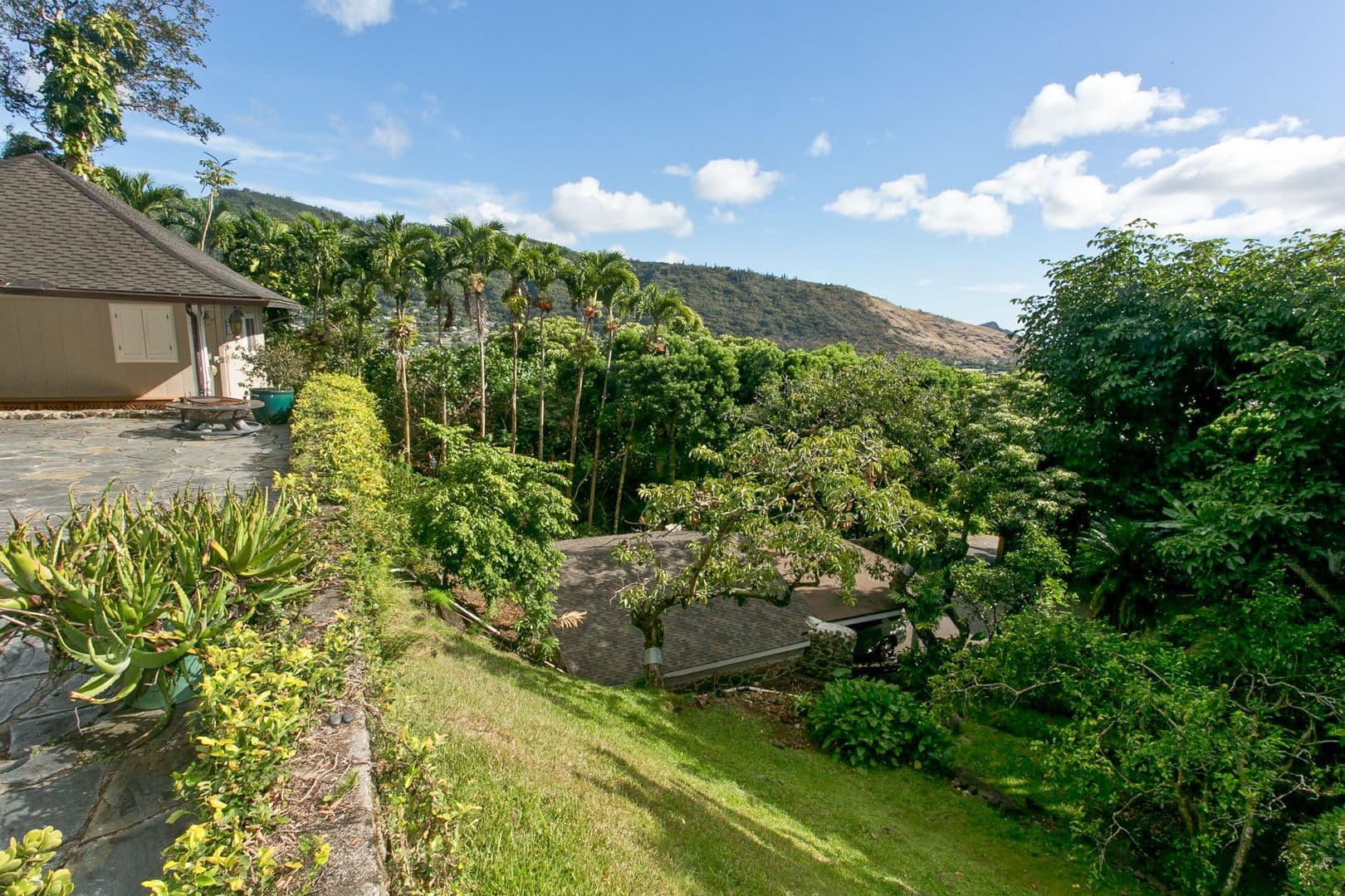 Honolulu House: 3125 Huelani Pl