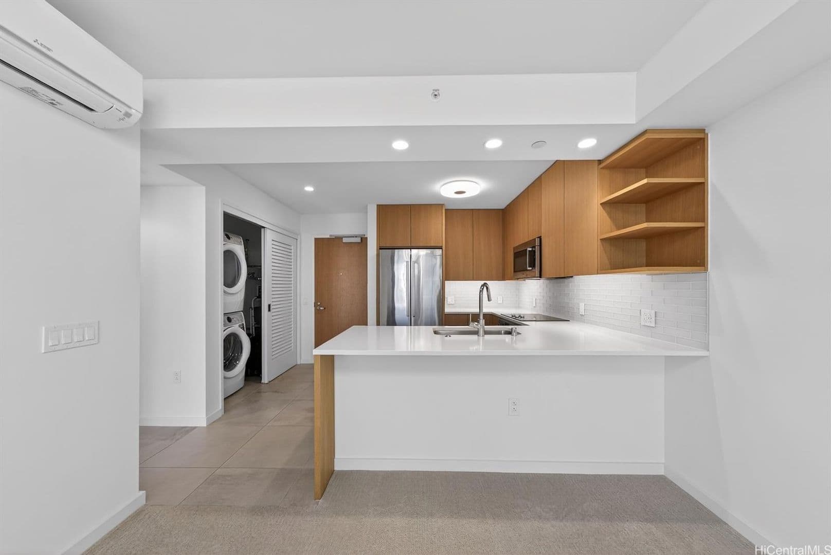 Honolulu House: 1388 Kapiolani Blvd