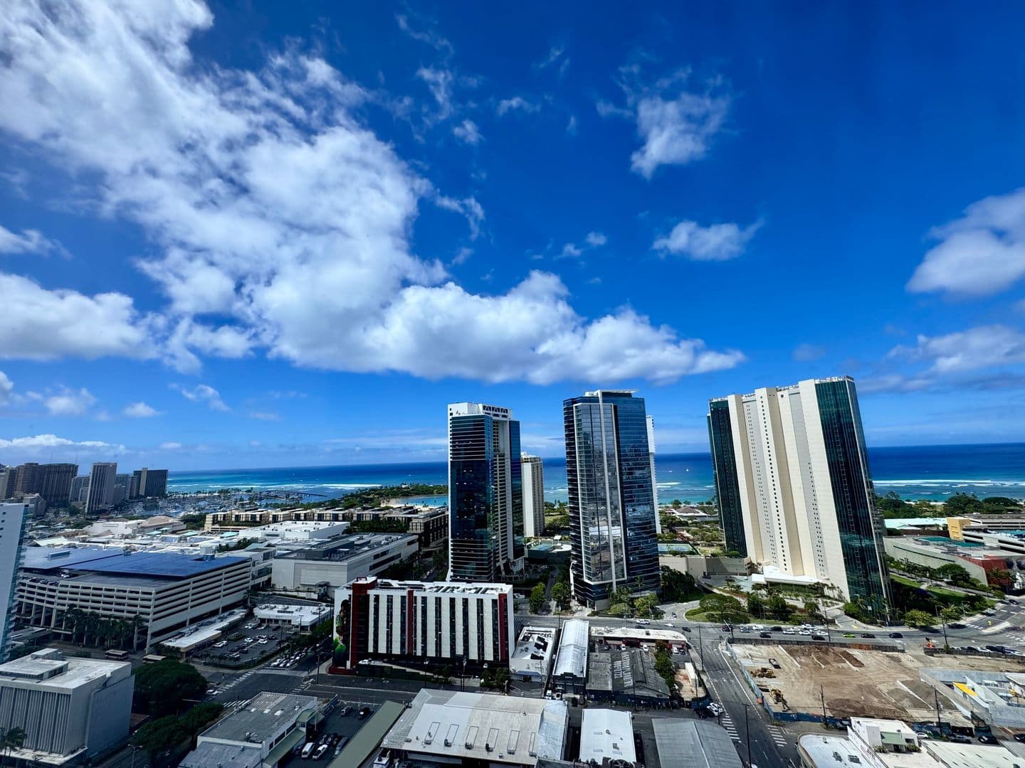 Honolulu House: 1288 Kapiolani Blvd. I-3608