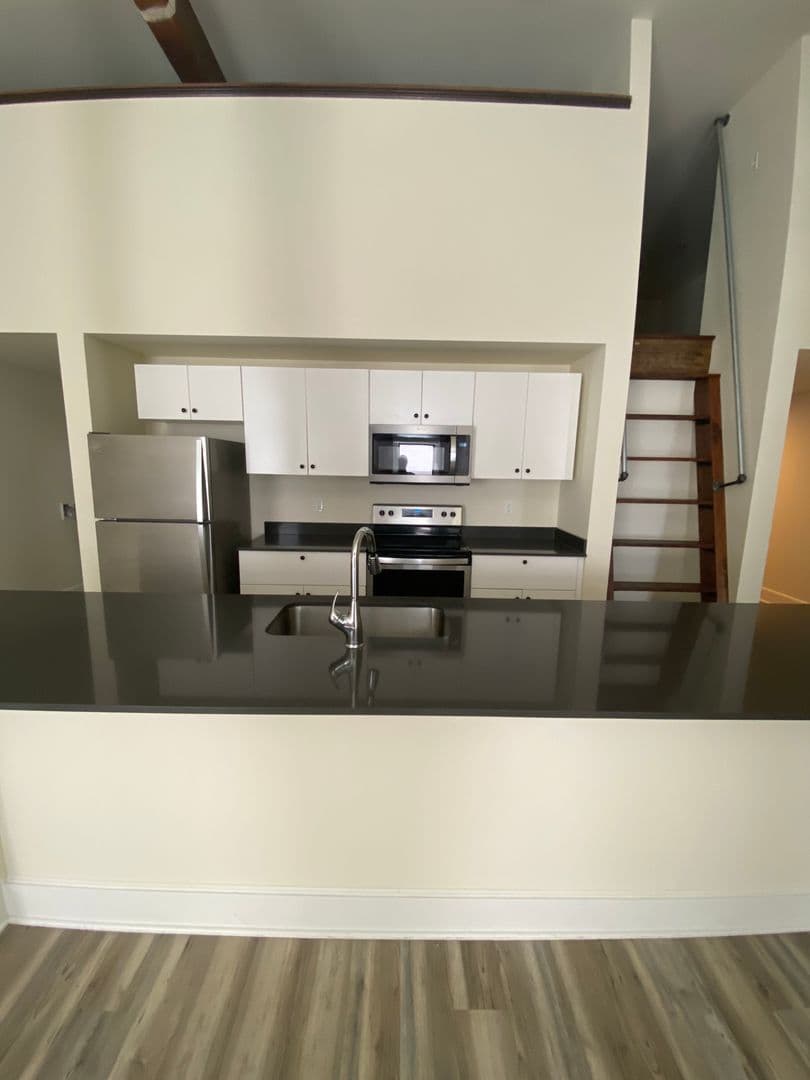 The Dalles Apartment: 300 Federal St.