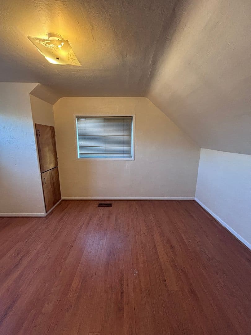 The Dalles House: 614 W 12th St.