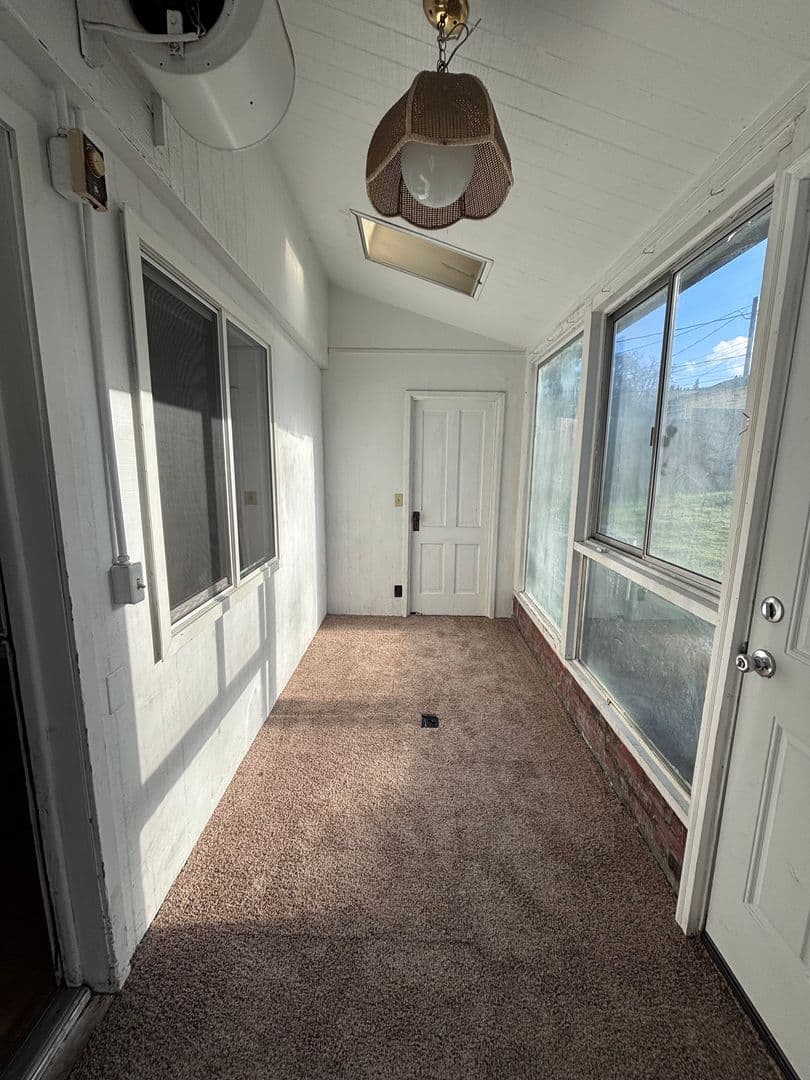 The Dalles House: 614 W 12th St.