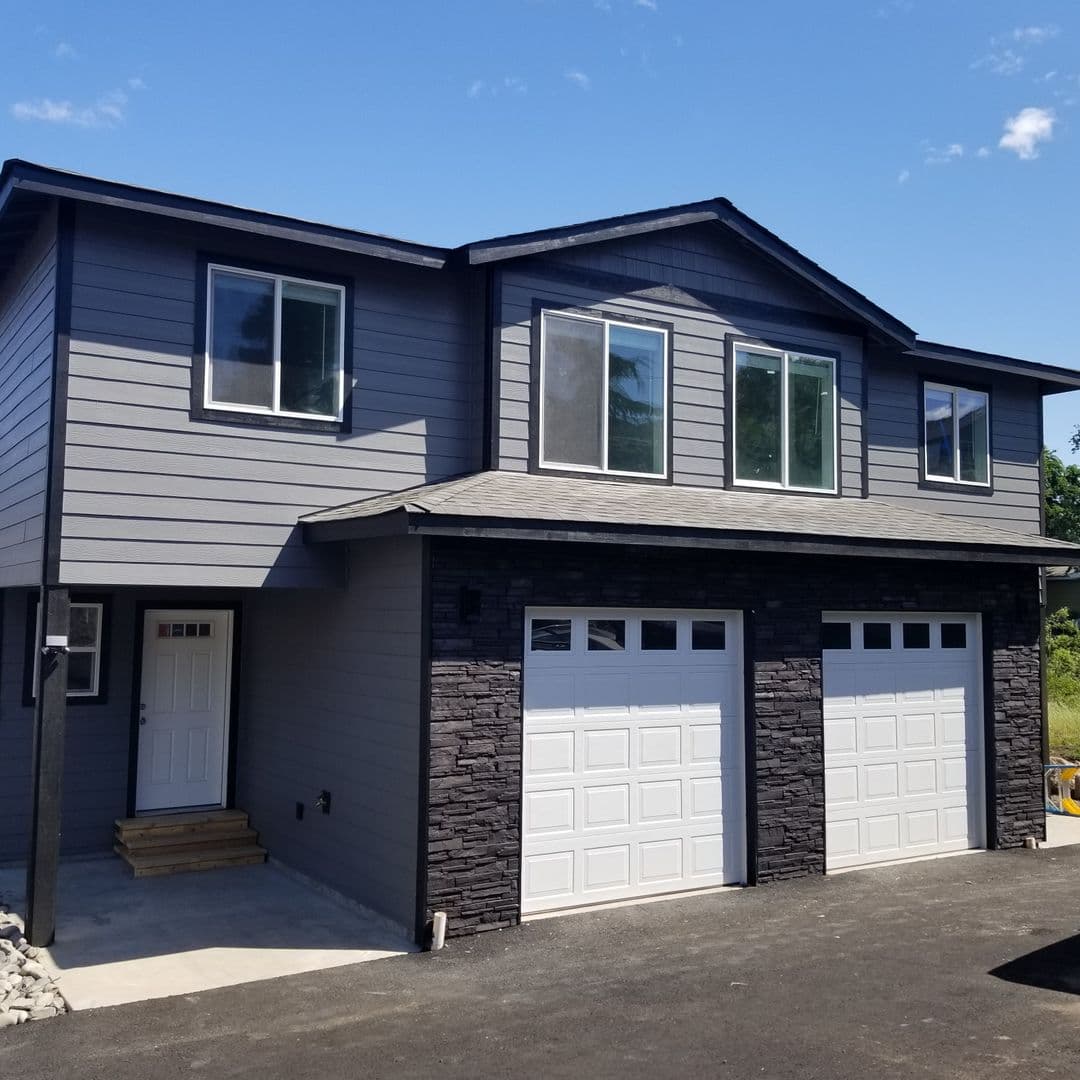 The Dalles Apartment: 2619 E 14th St.