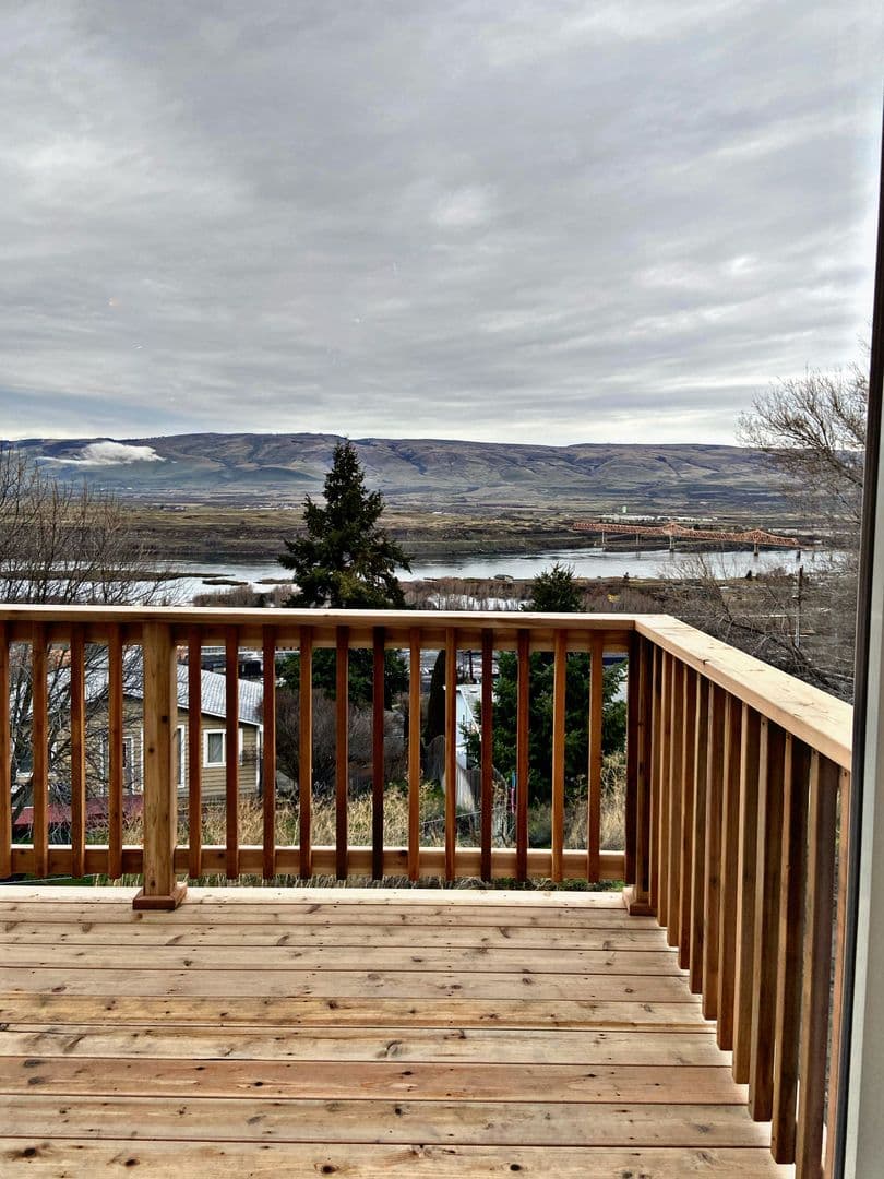 The Dalles House: 2721 E 9th St.