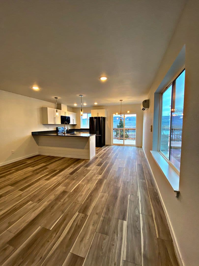 The Dalles House: 2721 E 9th St.