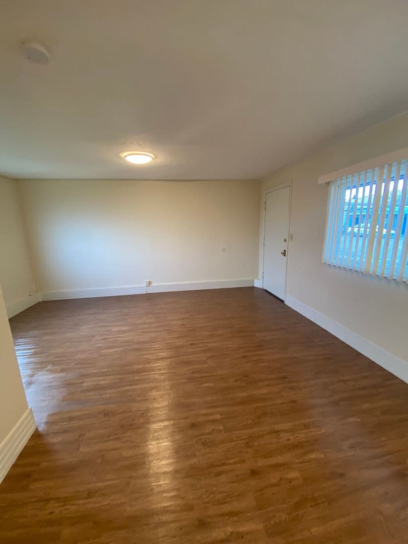 The Dalles Apartment: 3830 W 6th St.