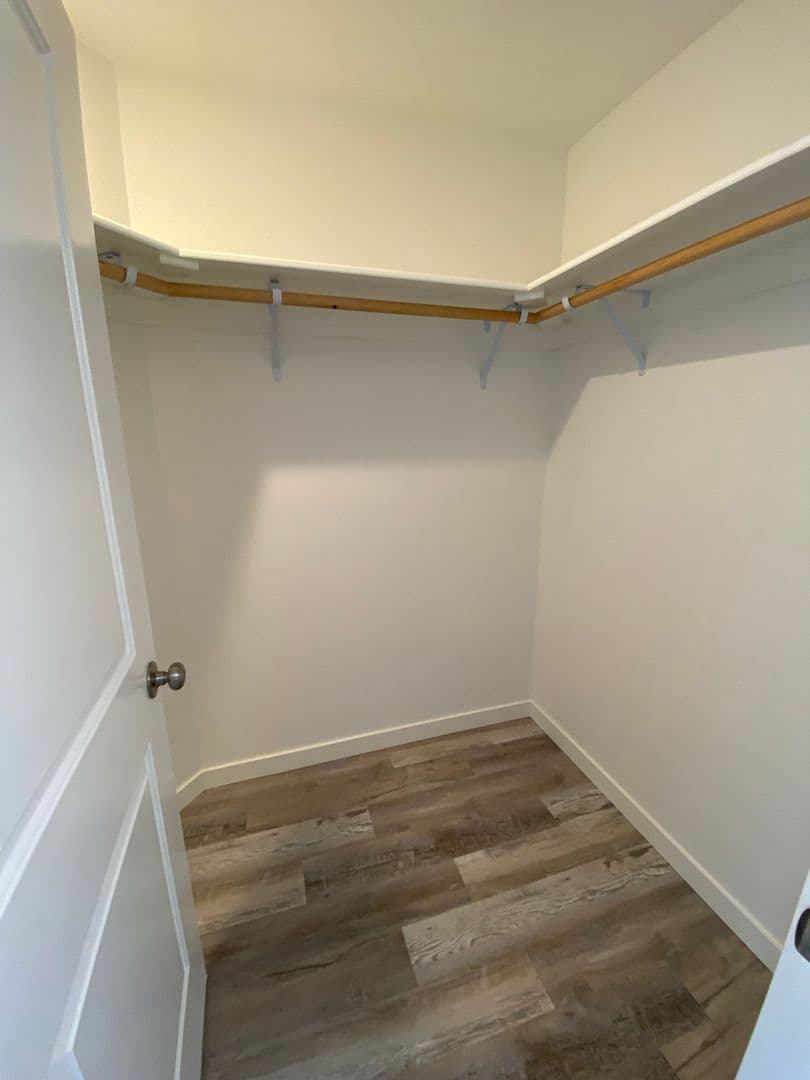 The Dalles Apartment: 2619 E 14th St.