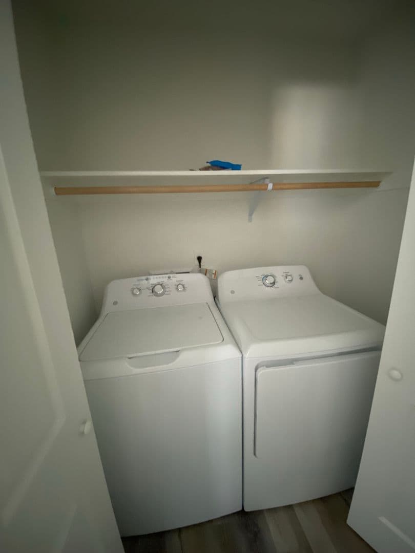 The Dalles Apartment: 2619 E 14th St.