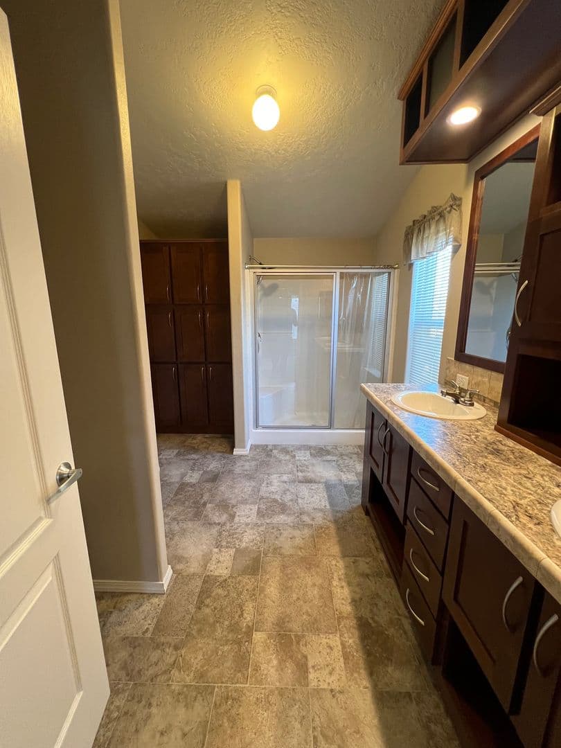 The Dalles House: 1207 E 10th St