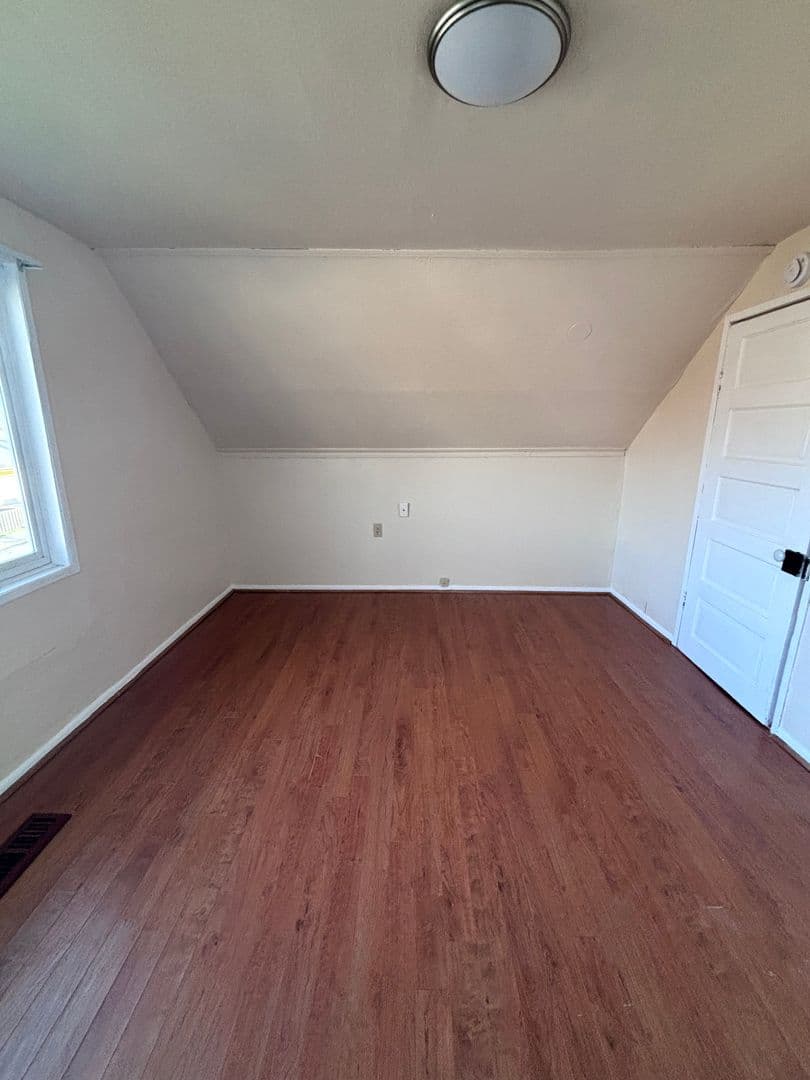 The Dalles House: 614 W 12th St.