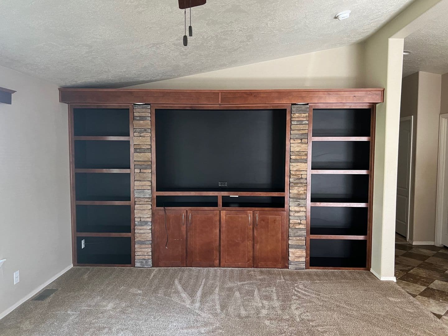 The Dalles House: 1207 E 10th St