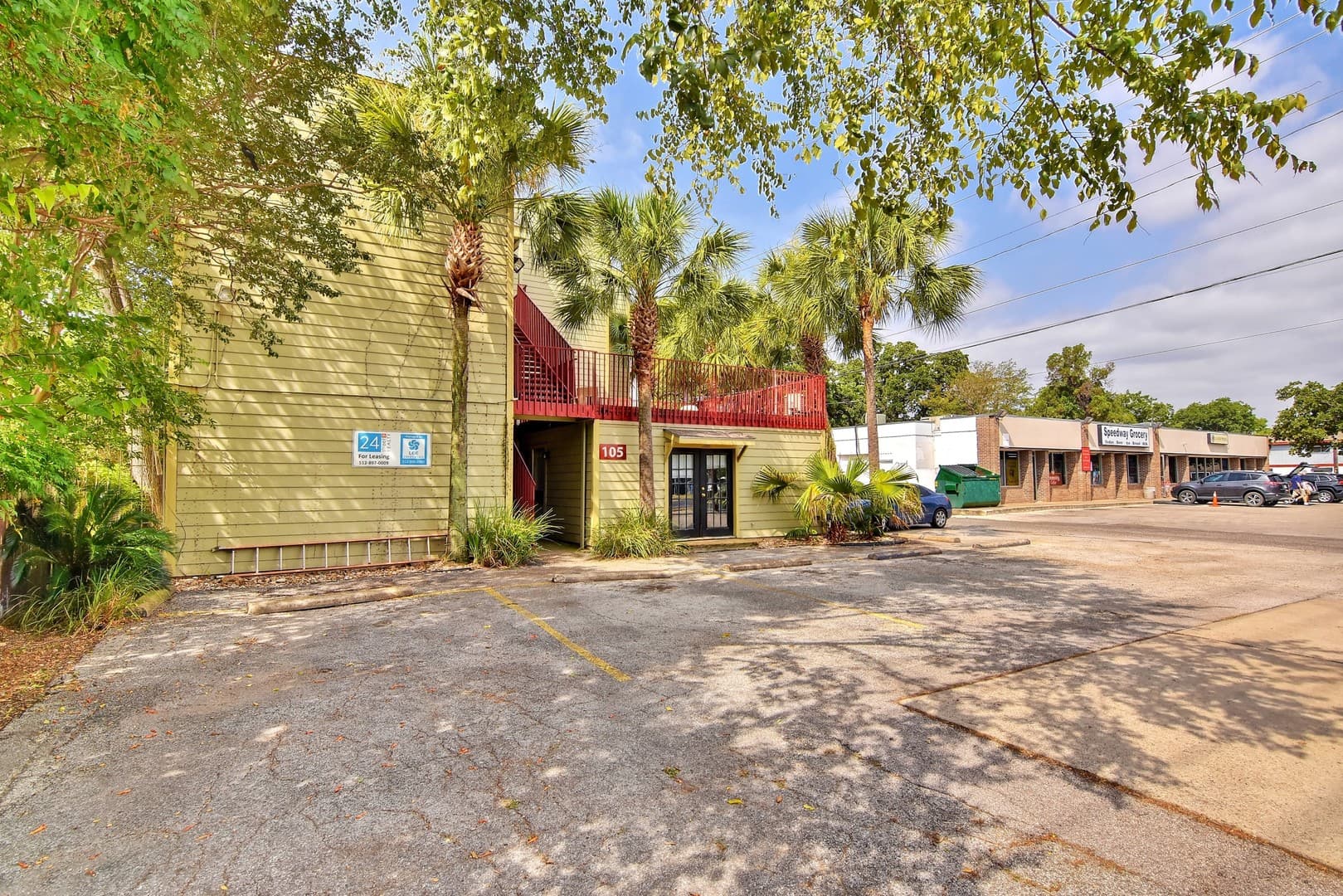 Austin Apartment: 105 E 38th