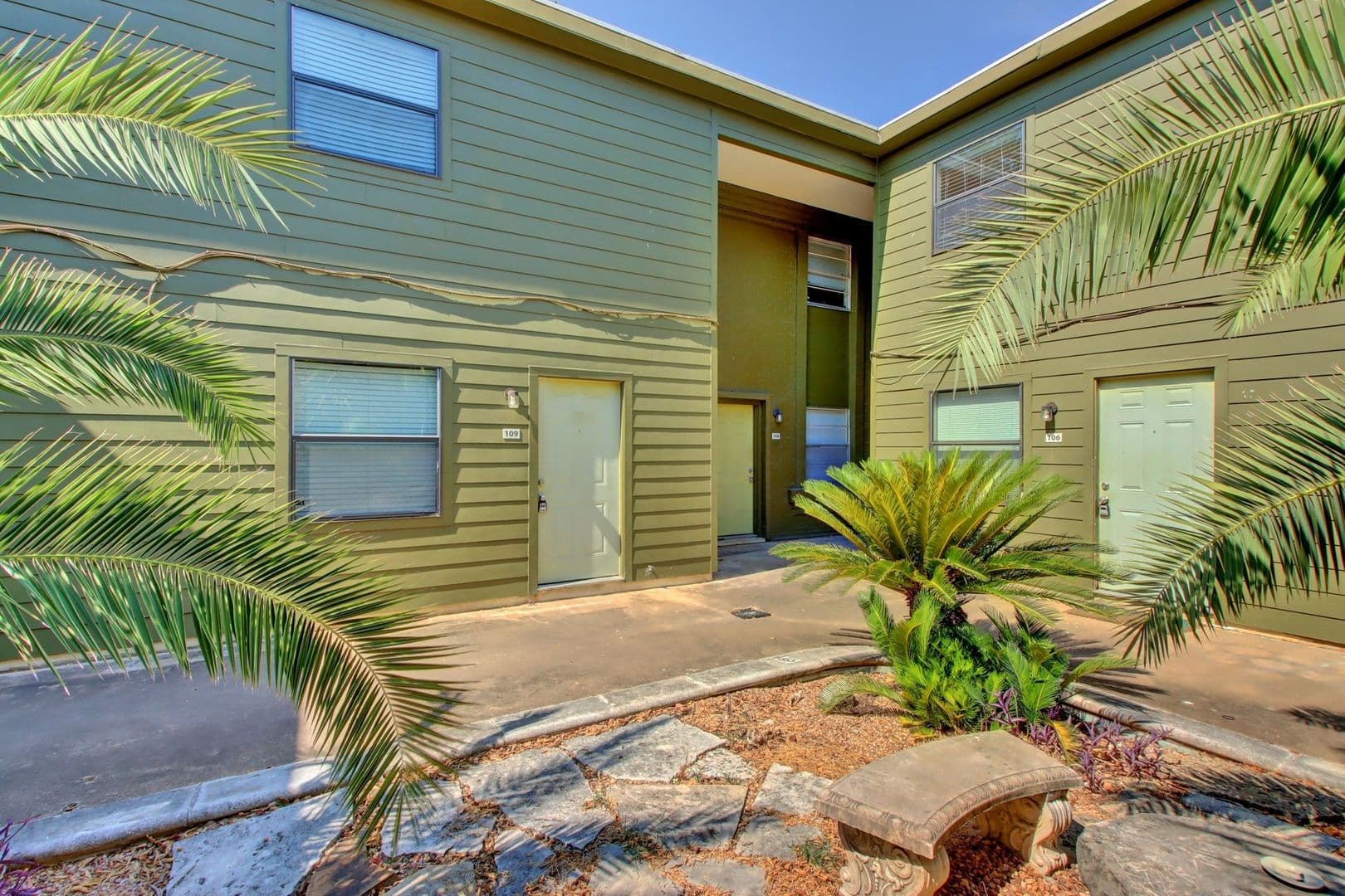 Austin Apartment: 303 W. 40th St.