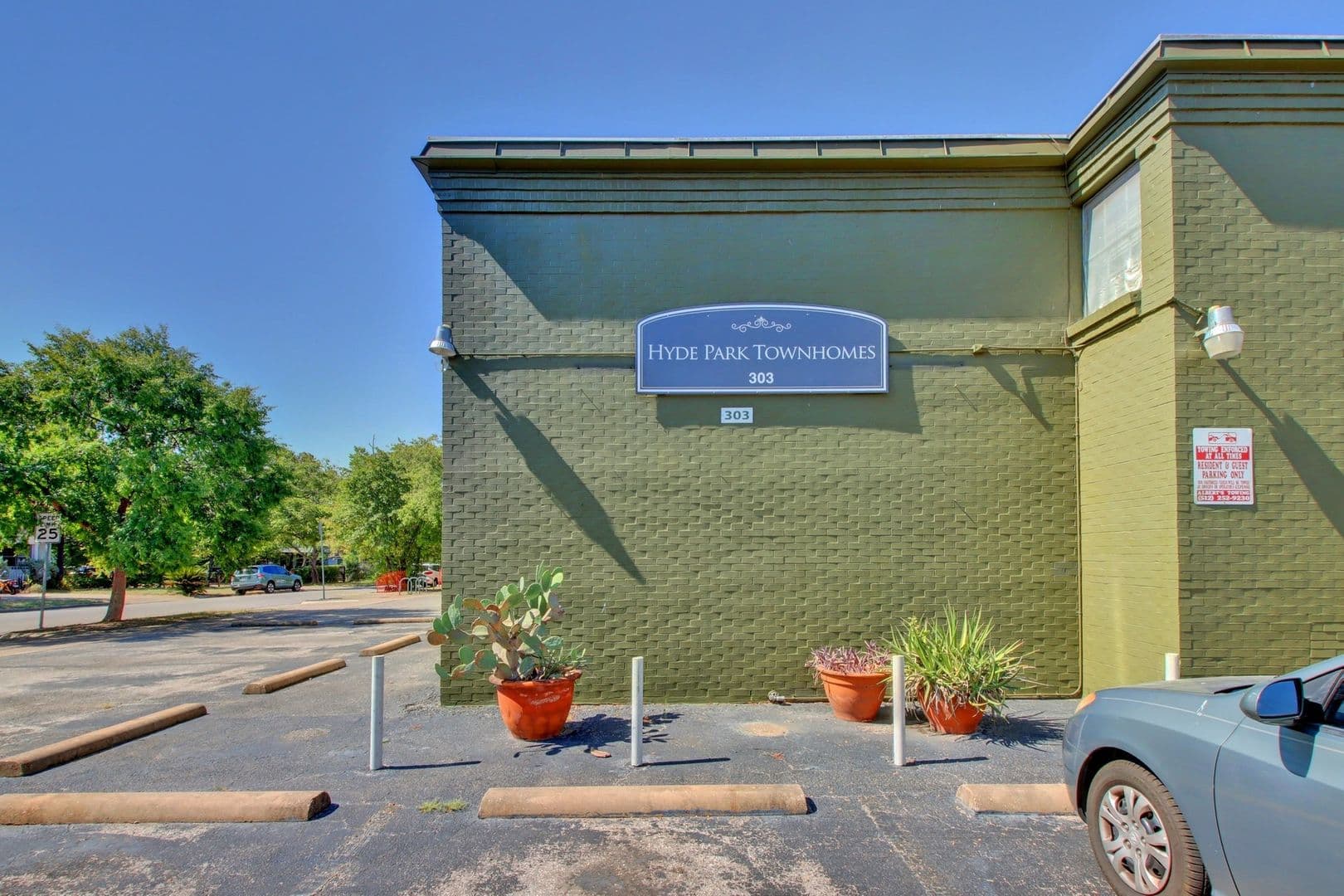 Austin Apartment: 303 W. 40th St.