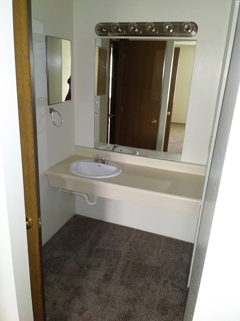 Cincinnati Apartment: 5332 Lees Crossing Drive