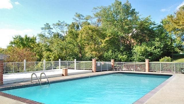 Cincinnati Apartment: 5332 Lees Crossing Drive
