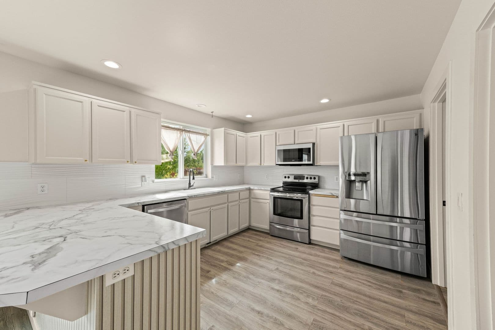 Yelm House: 16640 Rainier View DR SE