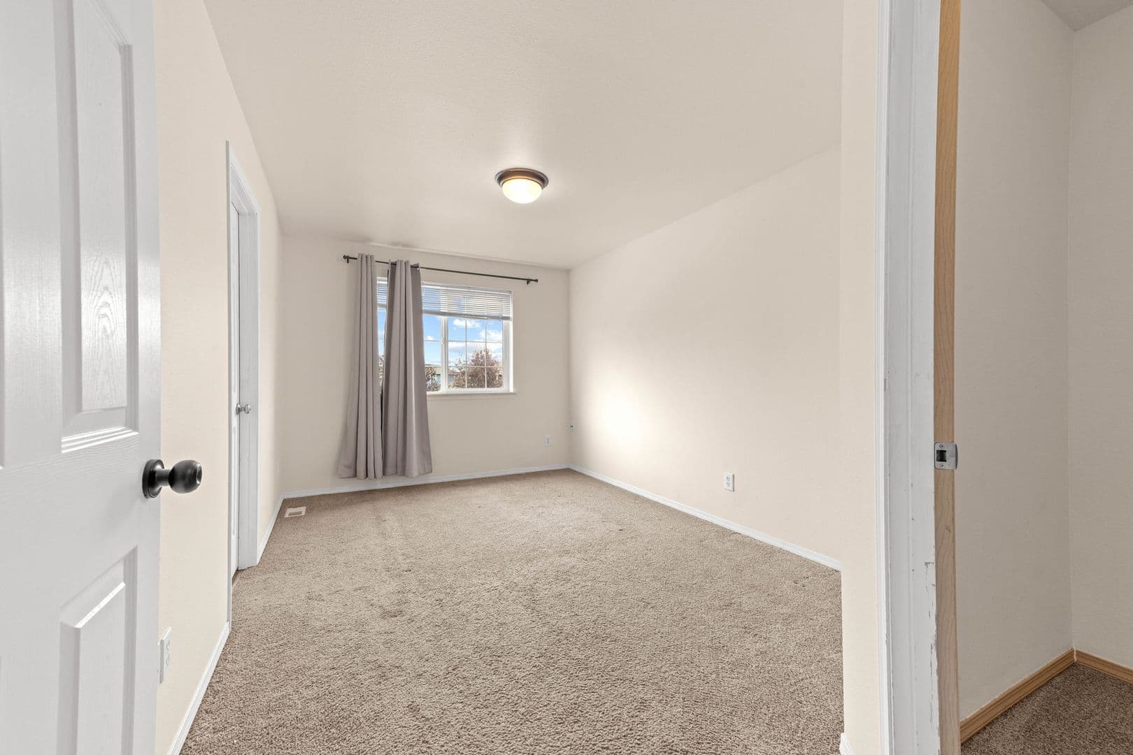 Yelm House: 16640 Rainier View DR SE