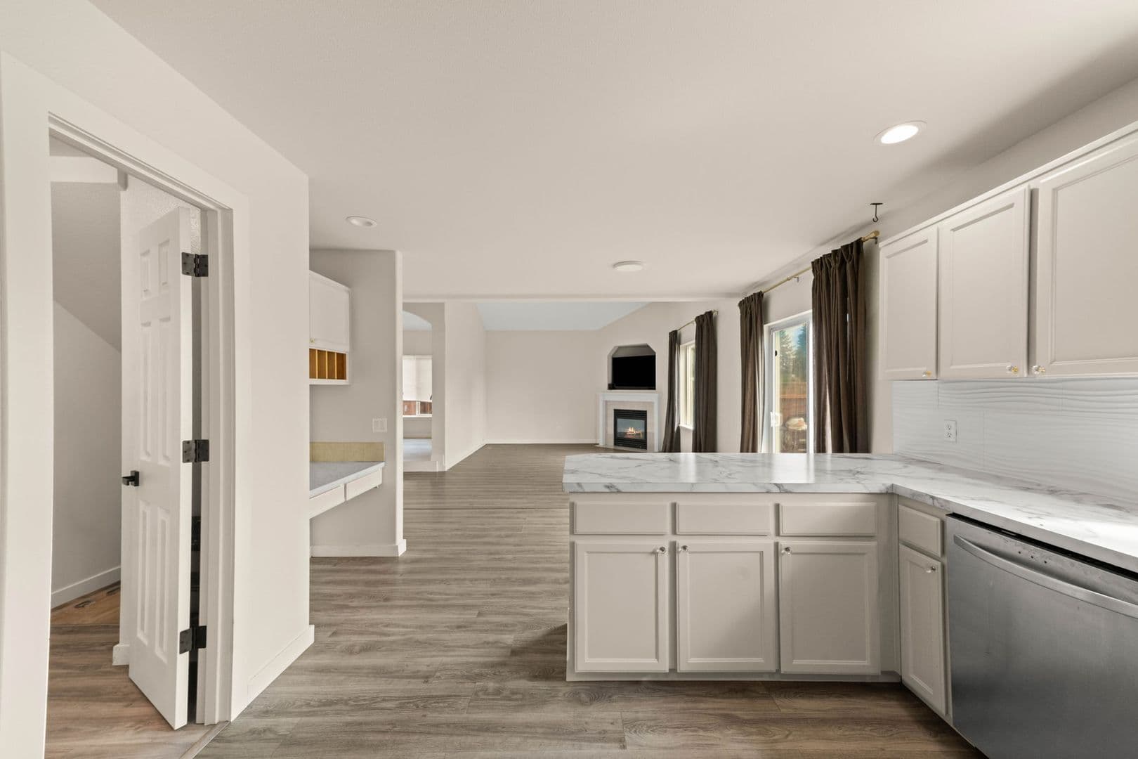 Yelm House: 16640 Rainier View DR SE