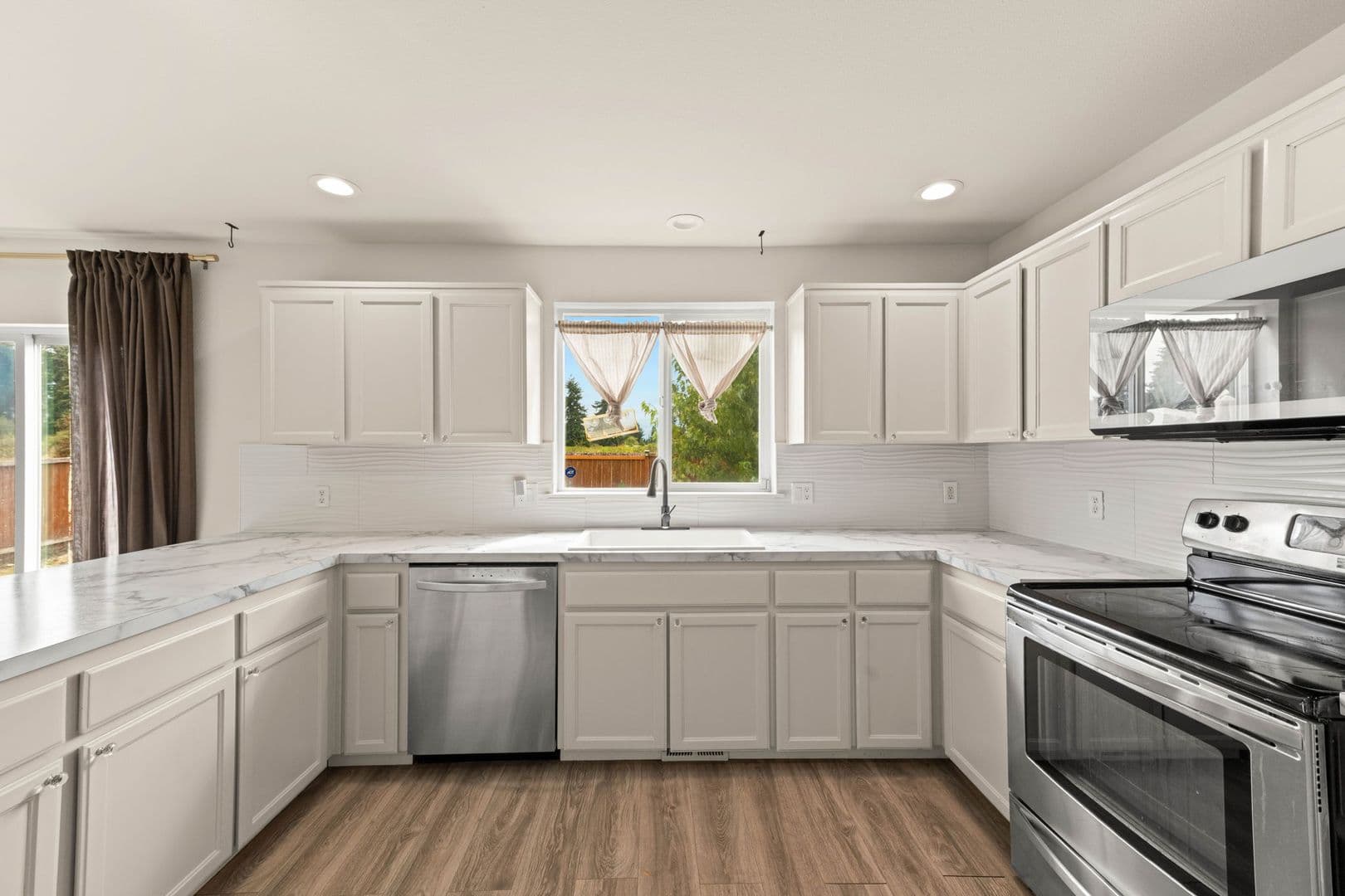 Yelm House: 16640 Rainier View DR SE