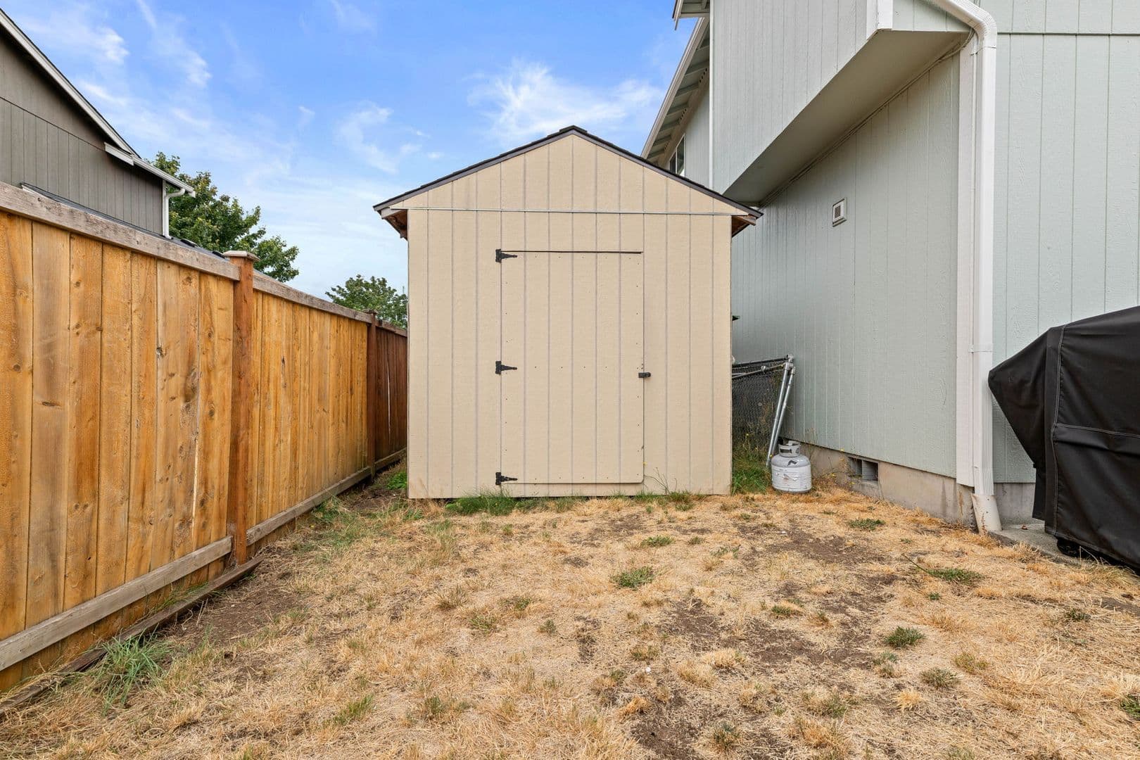 Yelm House: 16640 Rainier View DR SE