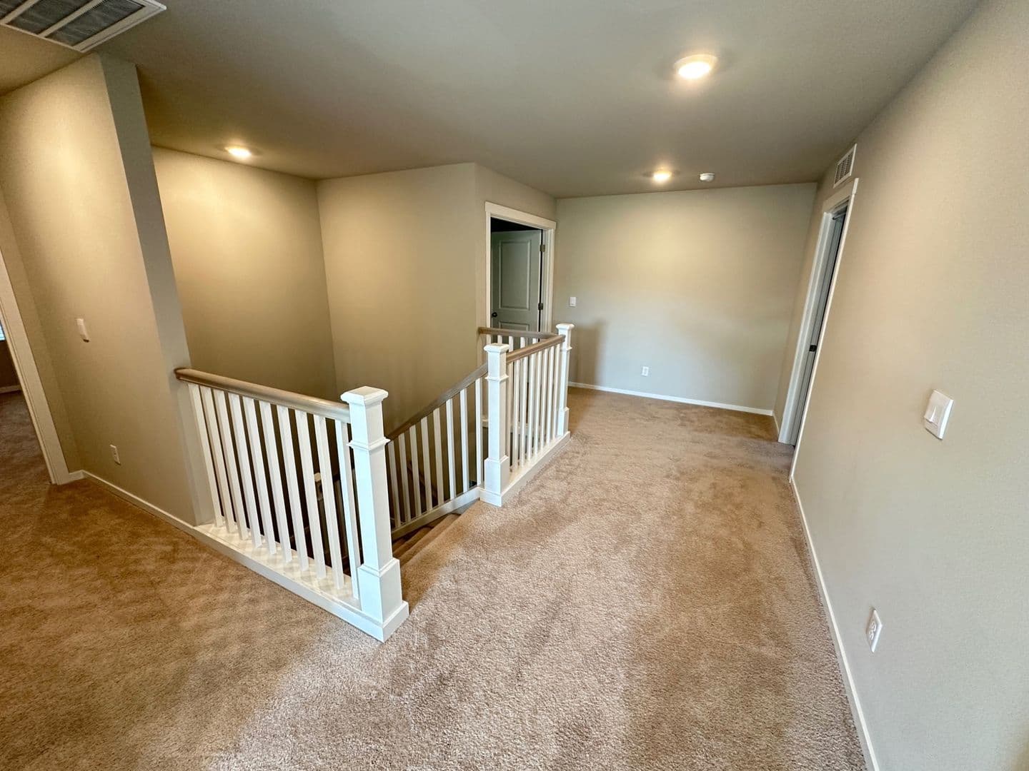 Olympia House: 2406 Hyde CT NE