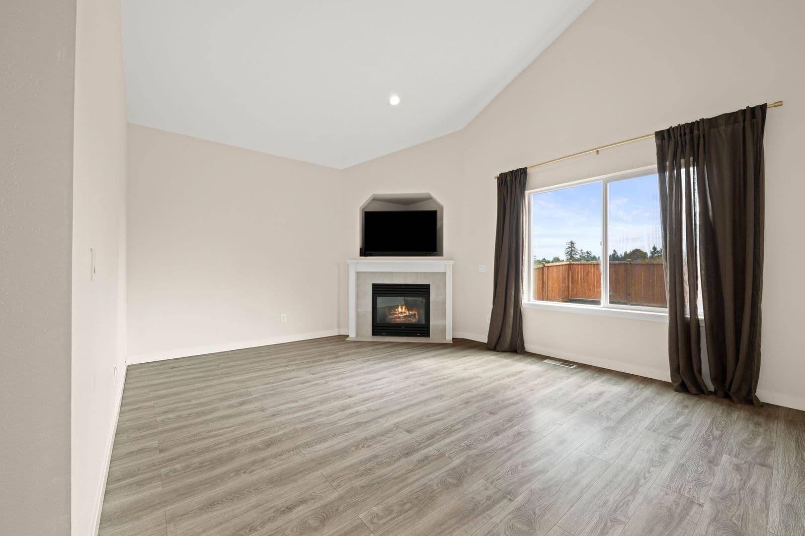 Yelm House: 16640 Rainier View DR SE