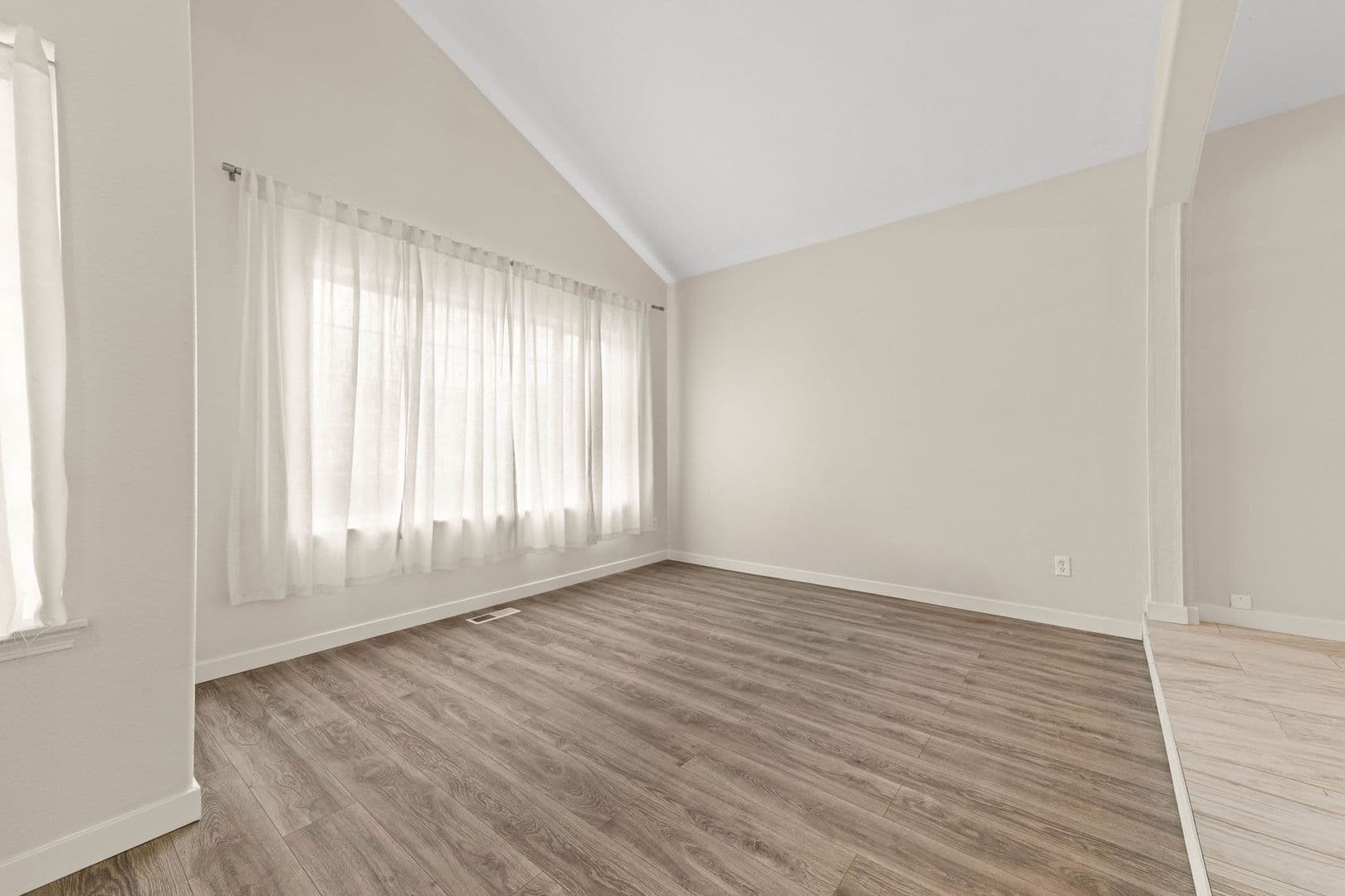 Yelm House: 16640 Rainier View DR SE