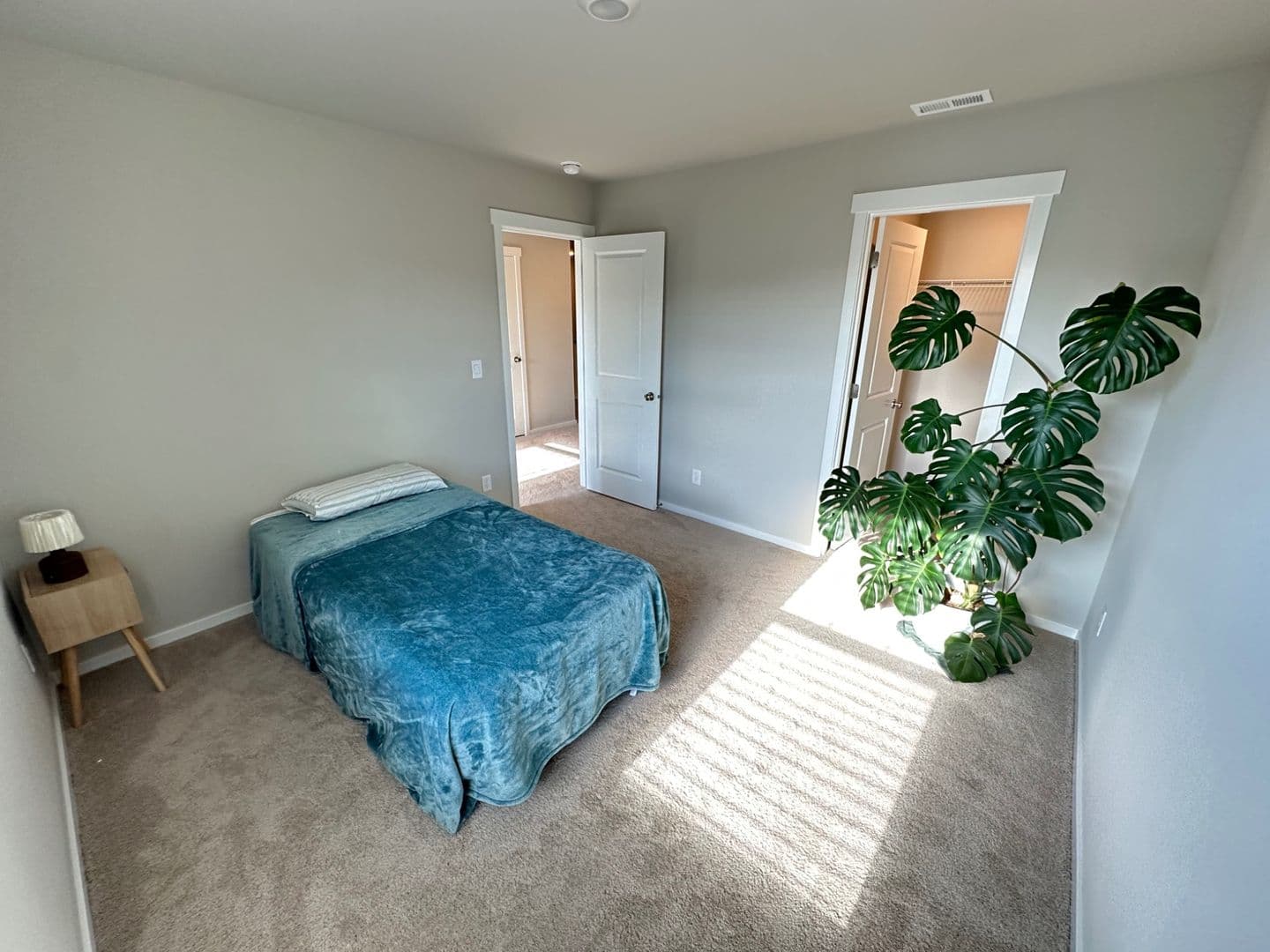 Olympia House: 2406 Hyde CT NE