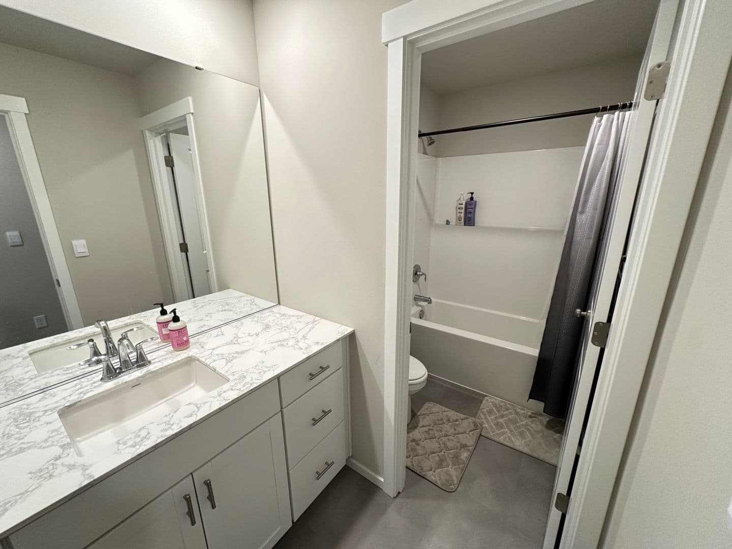 Olympia House: 2406 Hyde CT NE