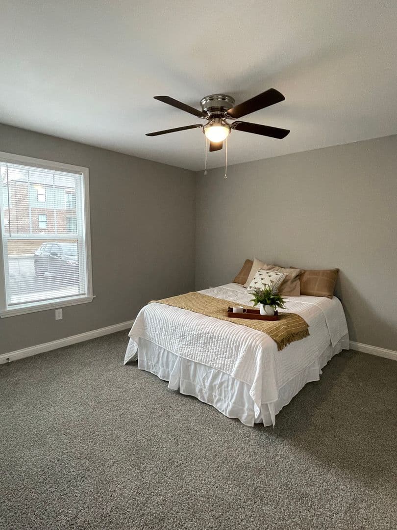 Winchester Apartment: 300 Bellbrook