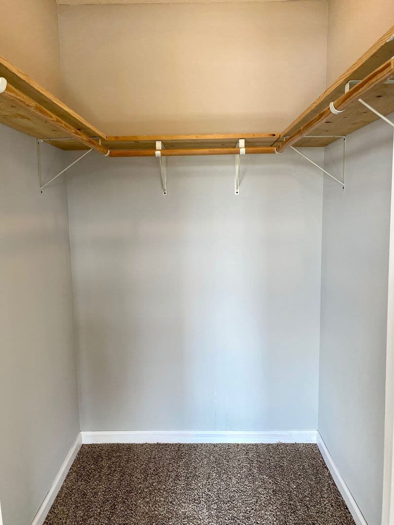 Richmond Apartment: 425 Garden City Dr.