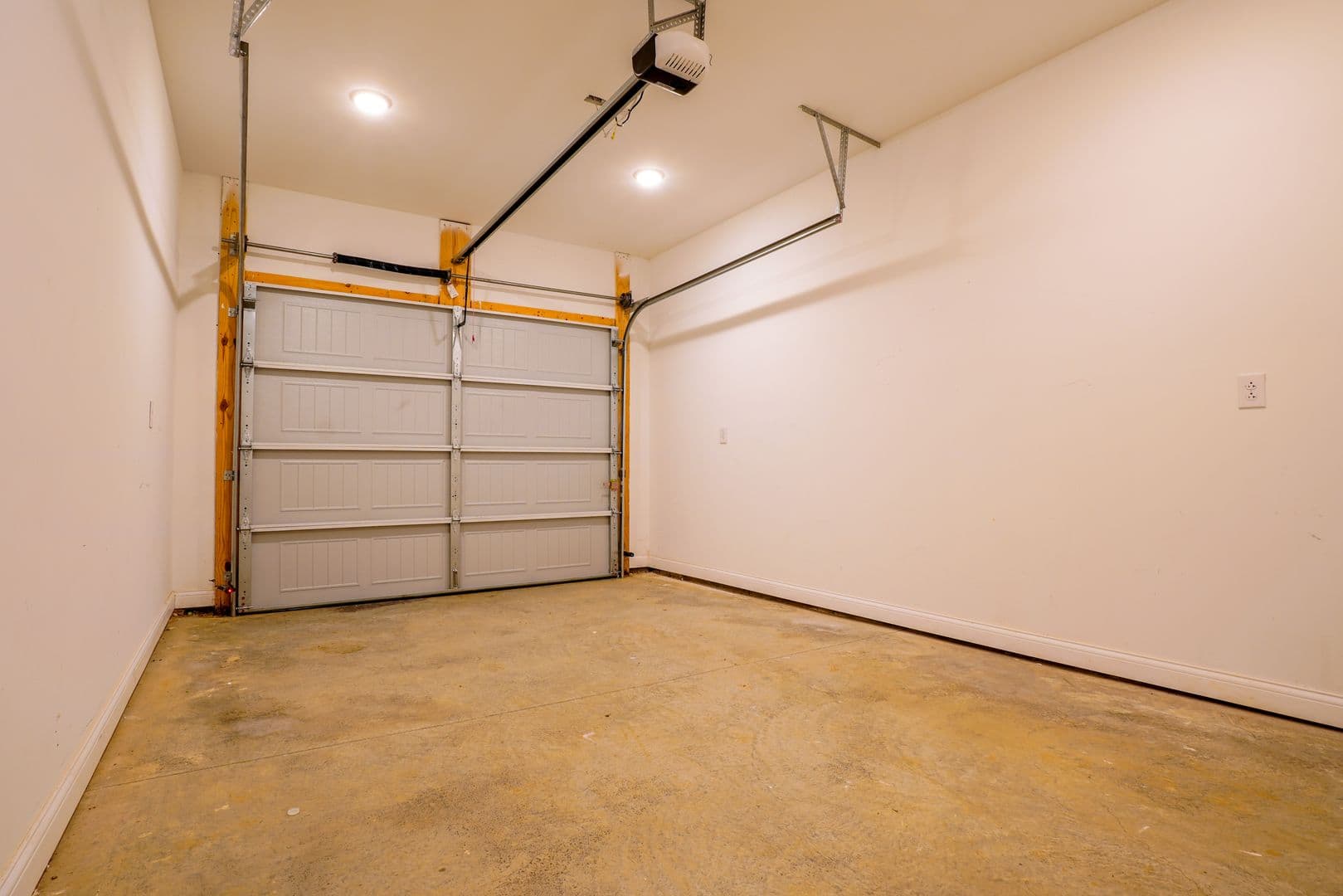 Winchester Apartment: 312/314 Prescott Lane