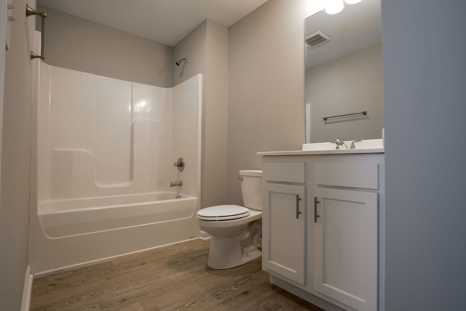 Richmond Apartment: 100 Park Crest Court