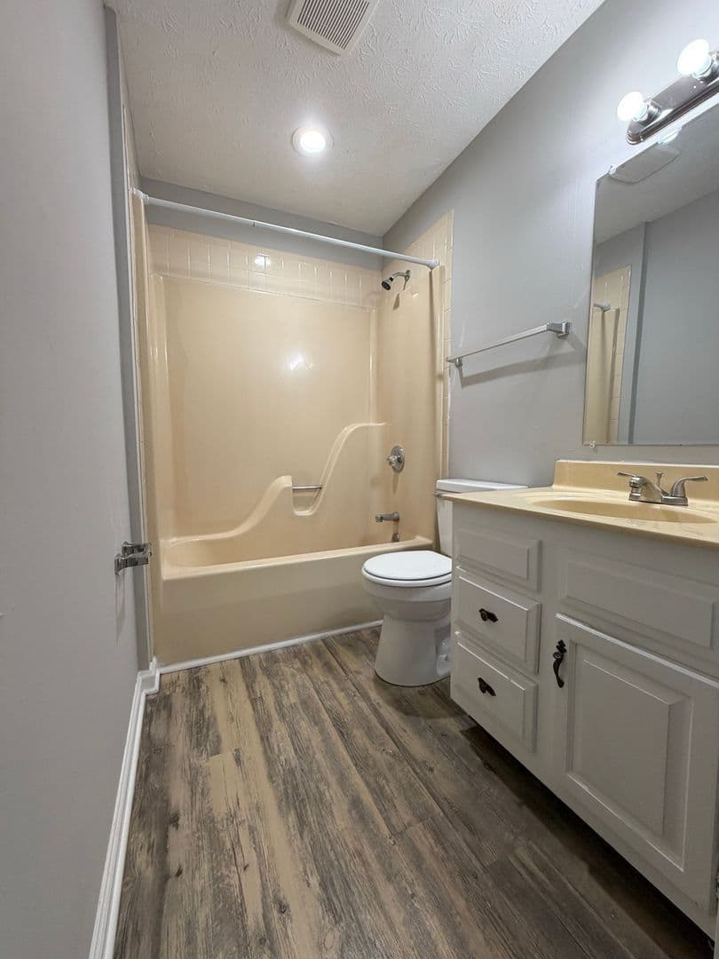 Richmond Apartment: 1022 Brandy Lane