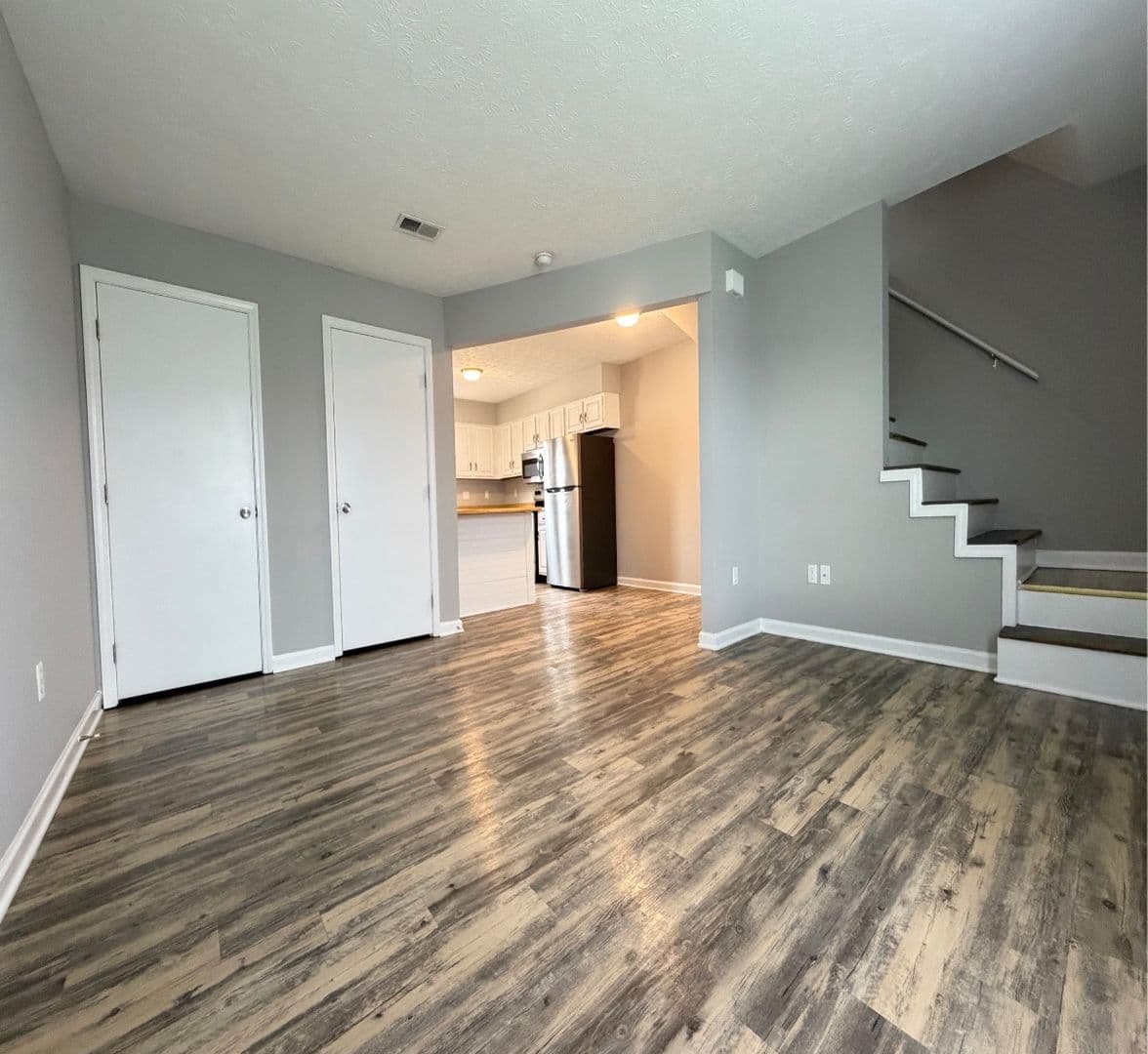 Richmond Apartment: 421 Garden City Dr.