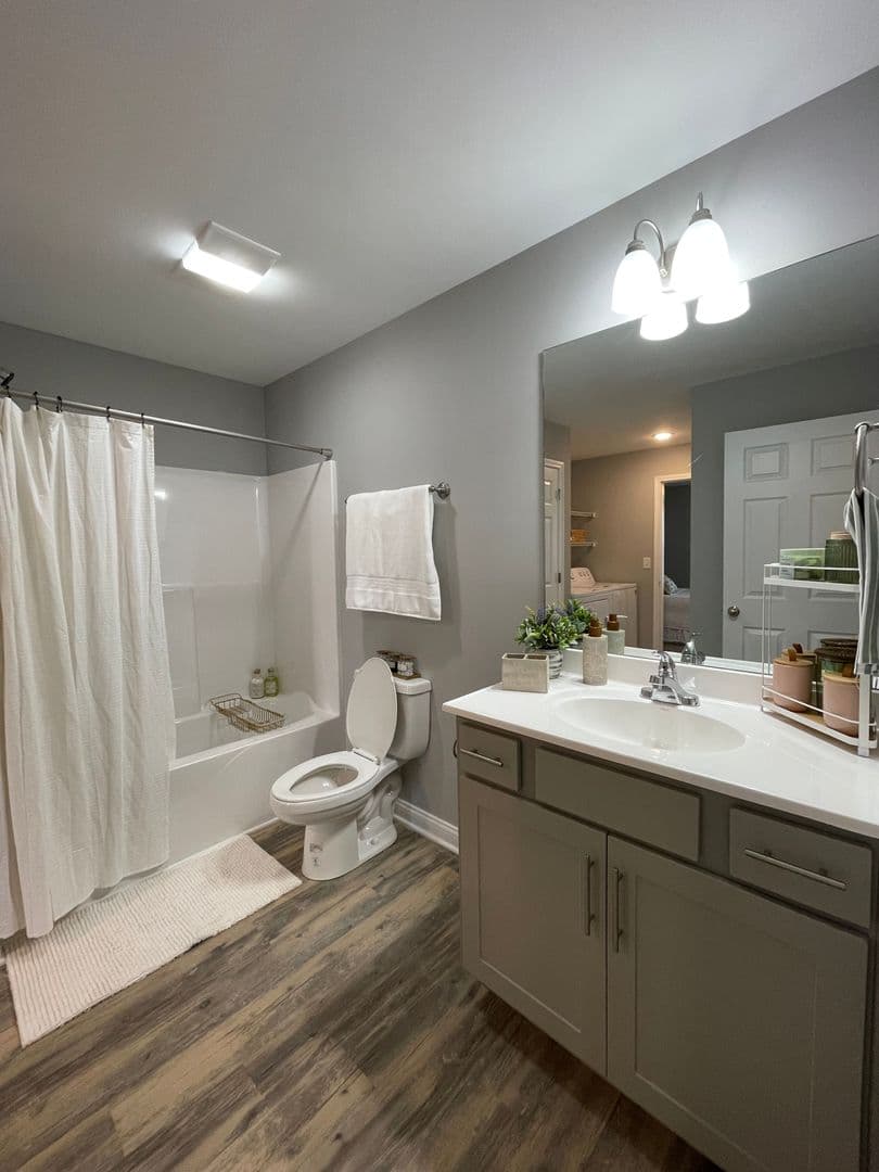 Winchester Apartment: 300 Bellbrook