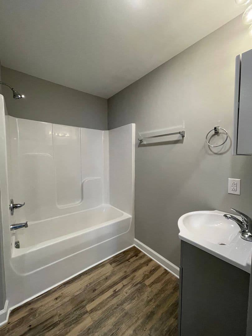 Winchester Apartment: 200 Hubbard