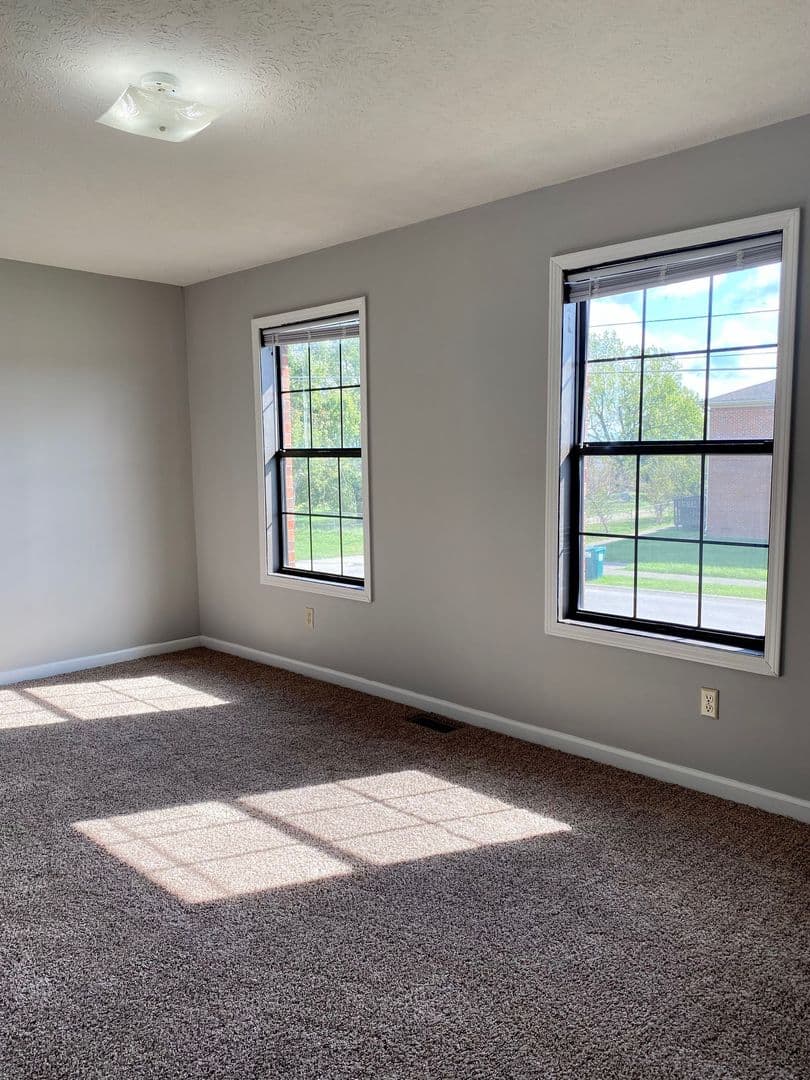 Richmond Apartment: 425 Garden City Dr.