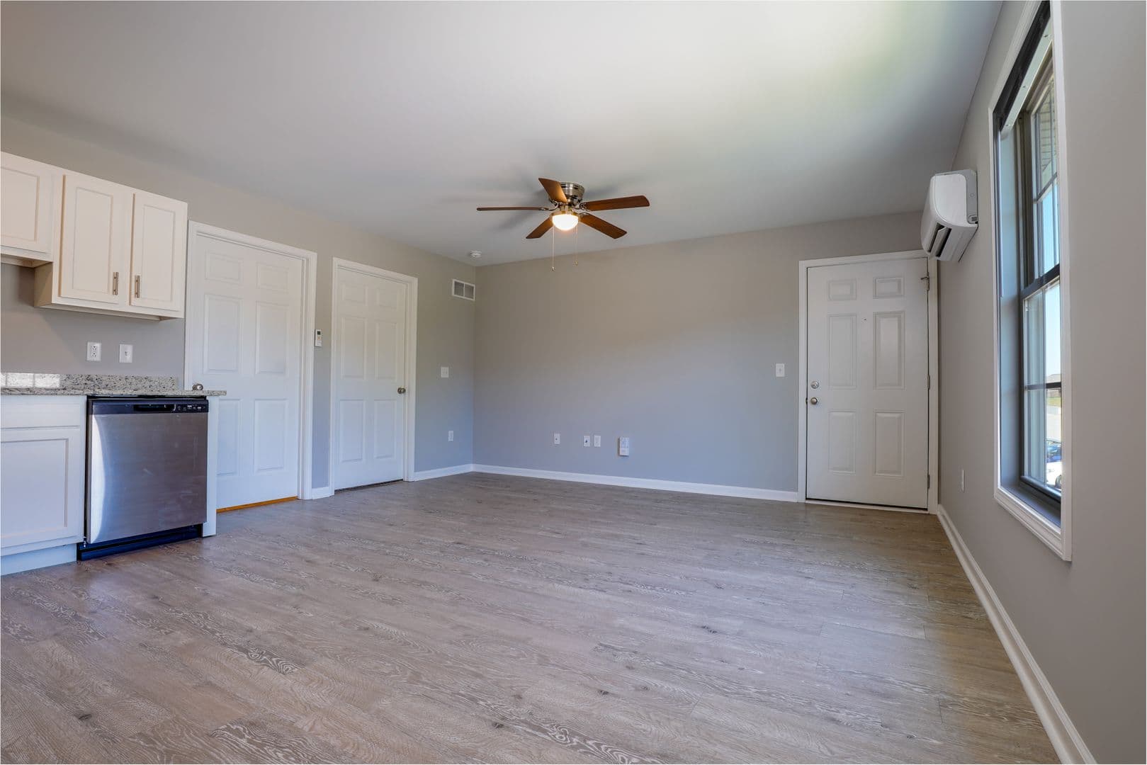 Richmond Apartment: 100 Park Crest Court