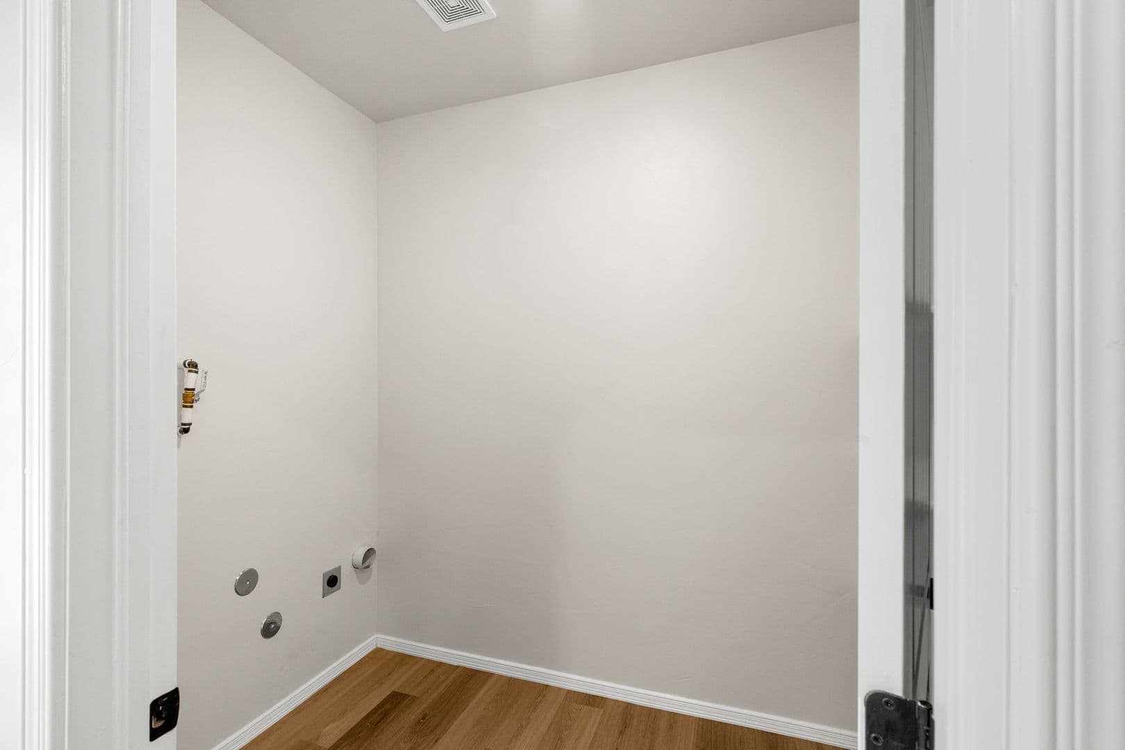 LAS CRUCES Apartment: 180 THREE CROSSES AVE