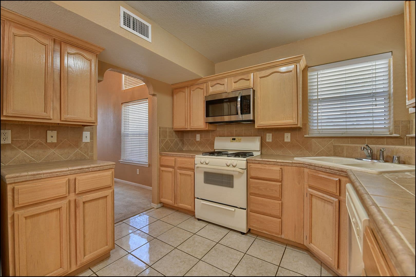 El Paso House: 1212 Olga Mapula