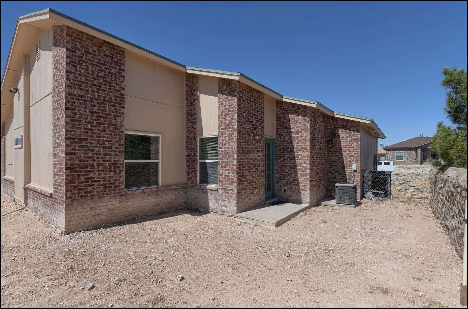 Horizon City House: 14408 Escalera Dr.