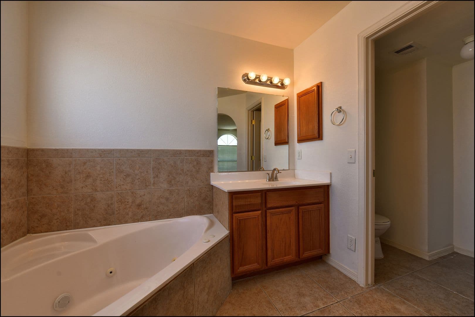 El Paso House: 253 Summerbrooke