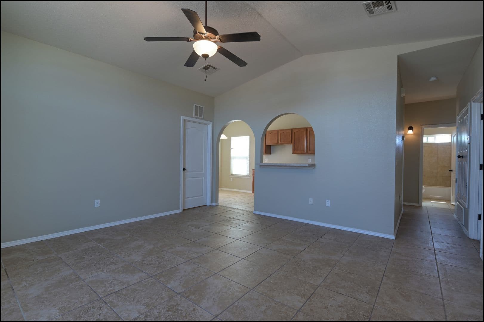 Horizon City House: 14408 Escalera Dr.