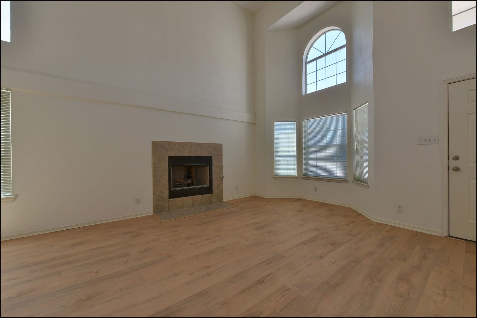 El Paso House: 253 Summerbrooke