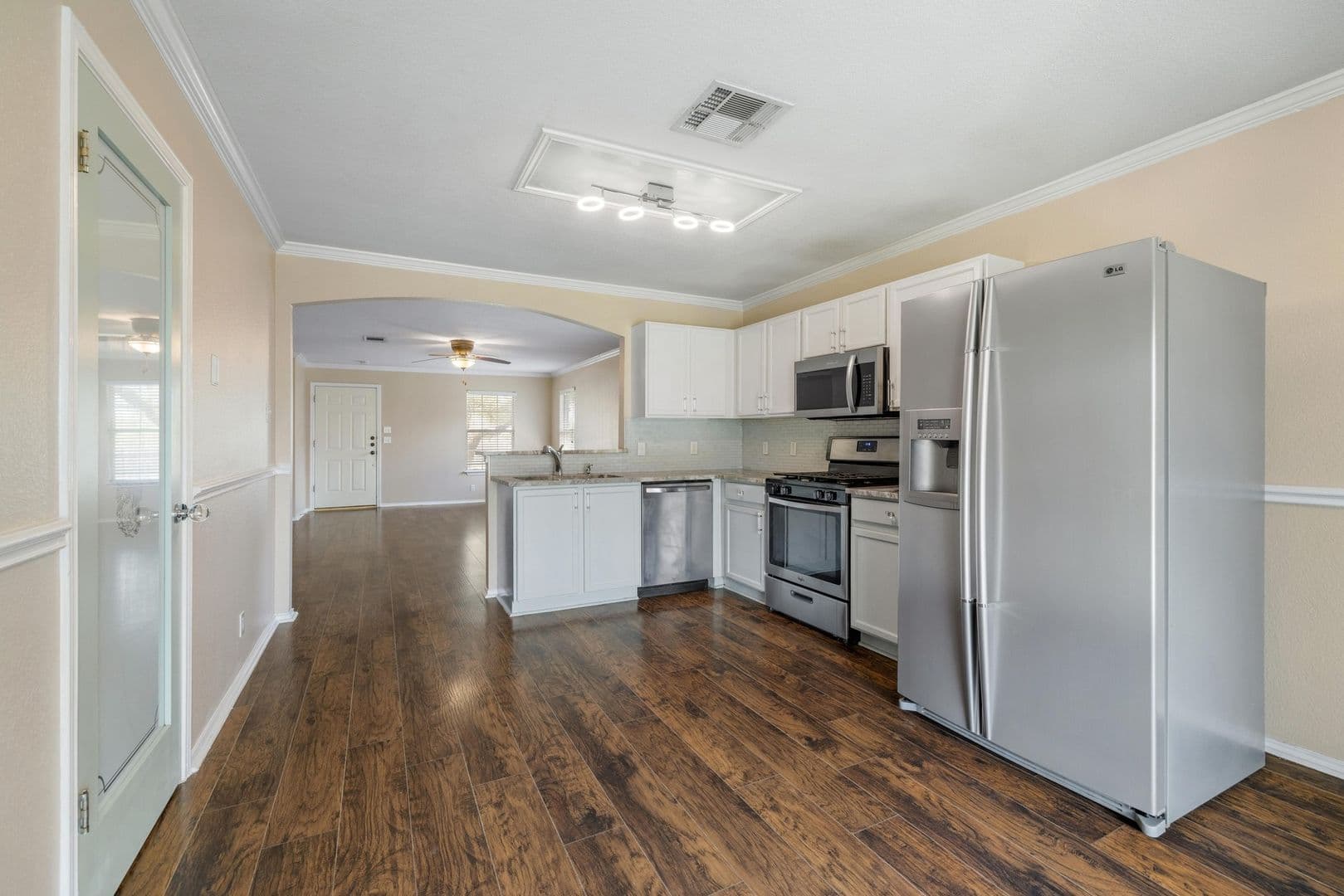 Leander House: 104 Brentwood Dr