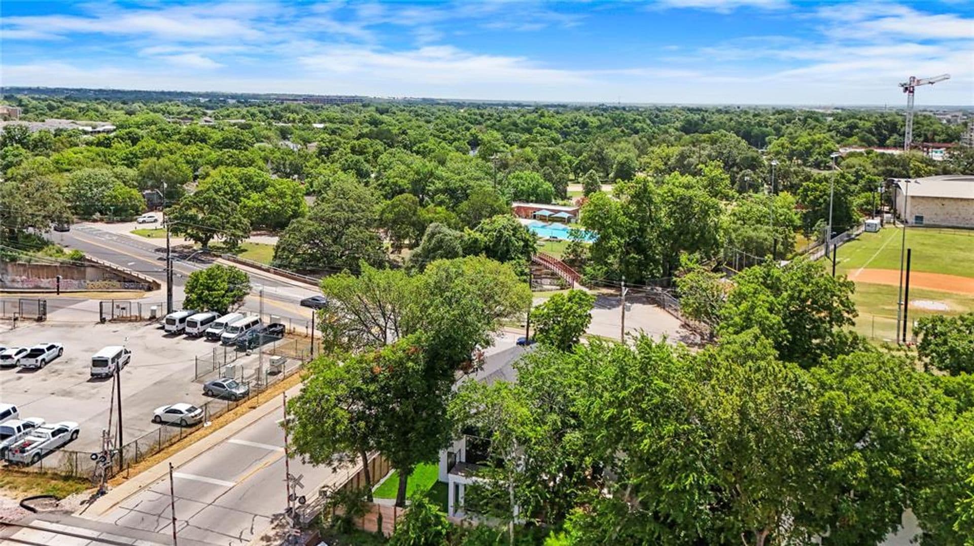Austin House: 752 Pedernales St