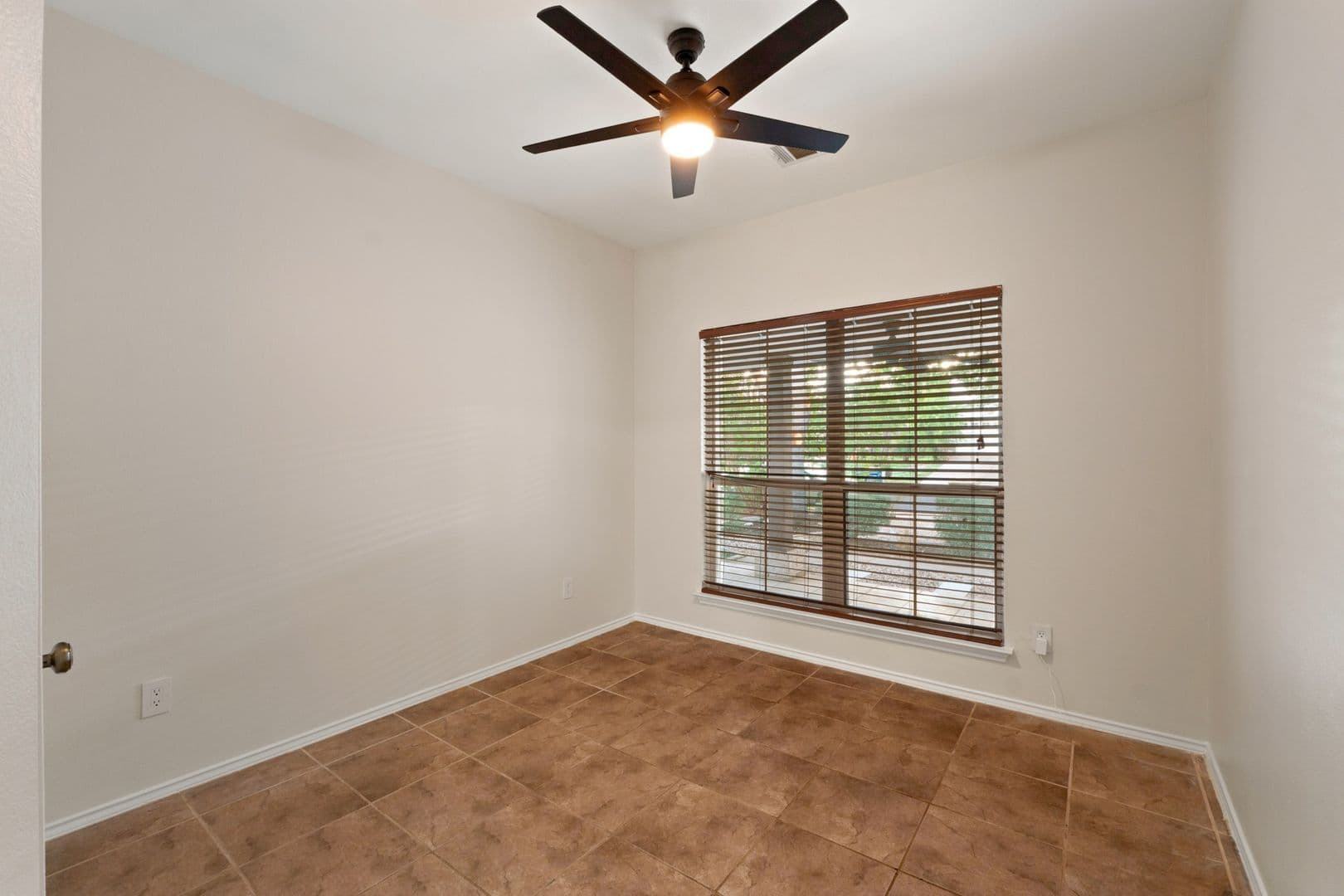 Leander House: 2807 Winslow Dr