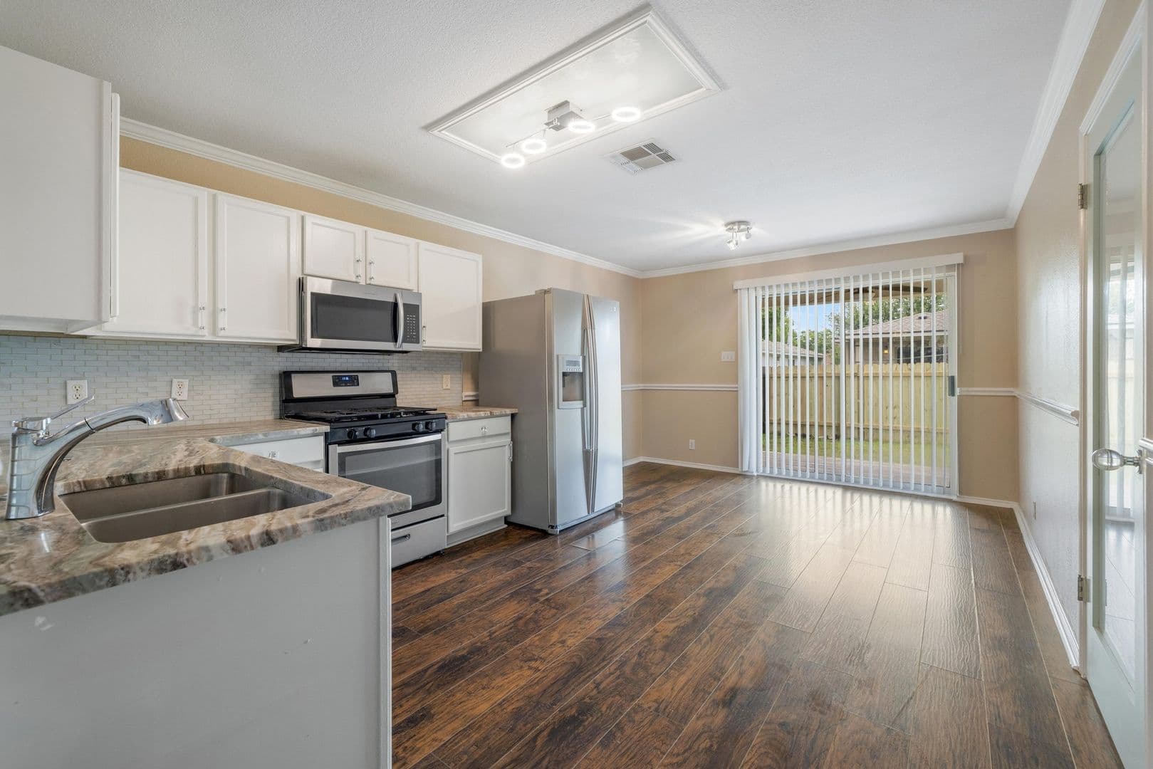 Leander House: 104 Brentwood Dr